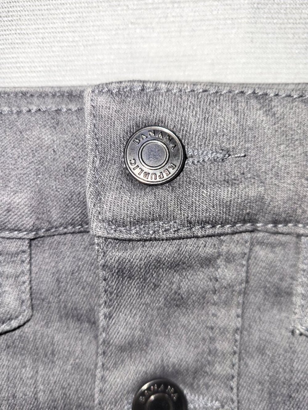 Banana Republic Gray Button Front Pencil Skirt Women's Size 6 - Picture 8 of 11